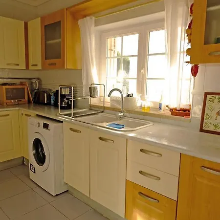 بيت شباب Freesurfcamp باليال