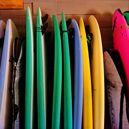Hostal Freesurfcamp *