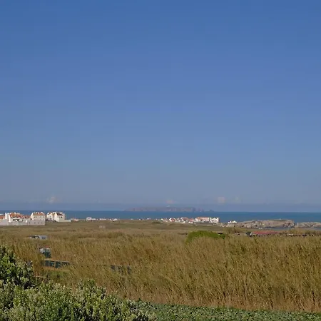 بيت شباب Freesurfcamp باليال