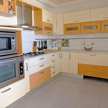 Freesurfcamp بيت شباب باليال