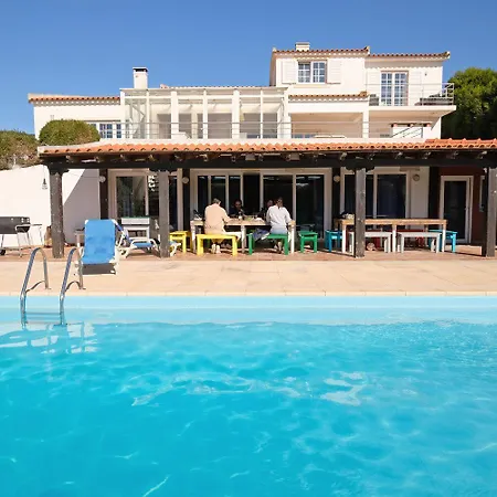 Freesurfcamp Albergue *
