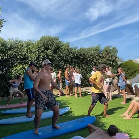 Albergue Freesurfcamp *