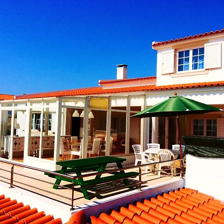 Freesurfcamp Хостел