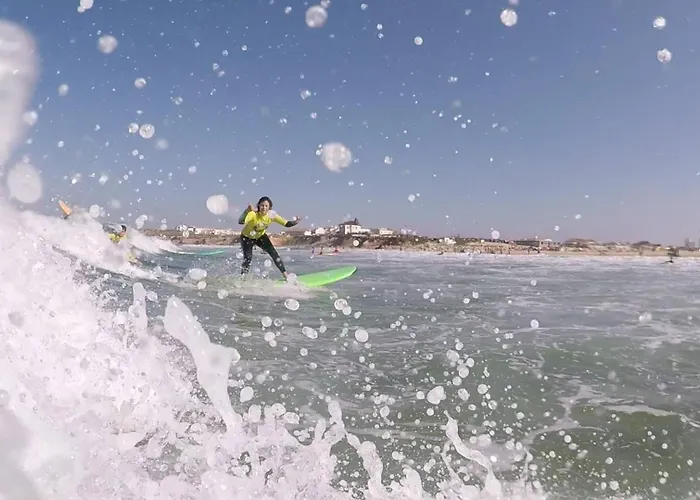 Freesurfcamp 旅馆 巴勒尔