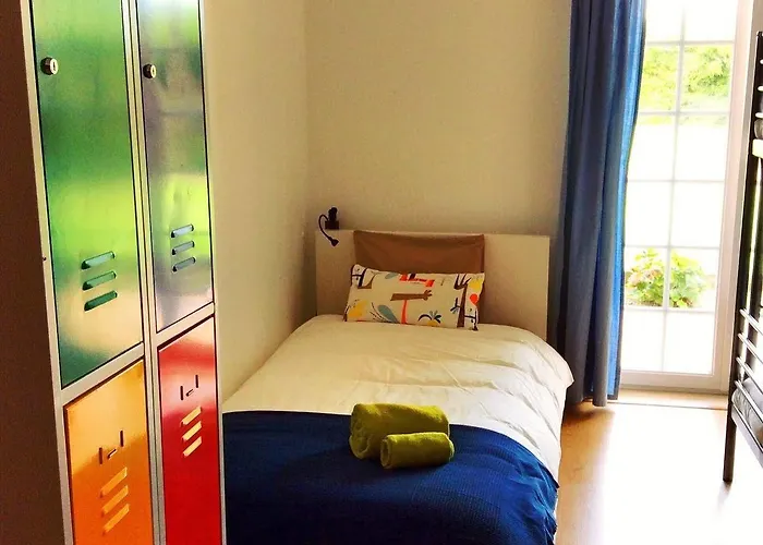אכסניה Freesurfcamp *